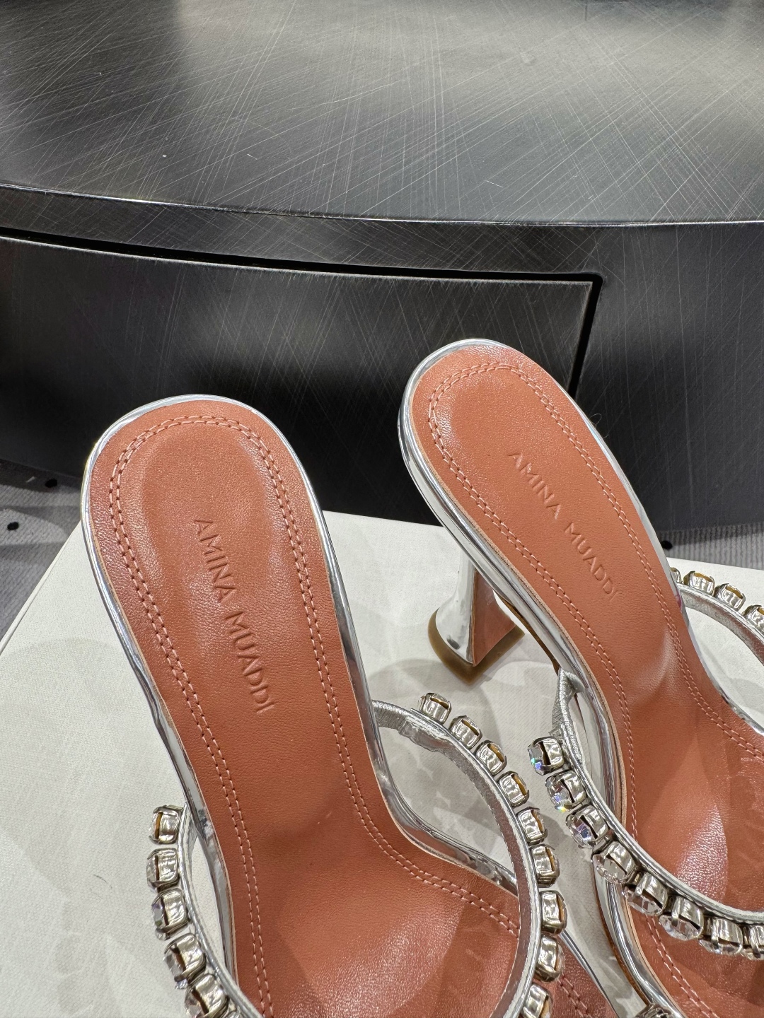 Amina Muaddi 2025FW Gigi Slipper 95 Silver Mirror And White Crystals Amina Muaddi 2025FW Gigi Slipper 95 Silver Mirror And White Crystals
