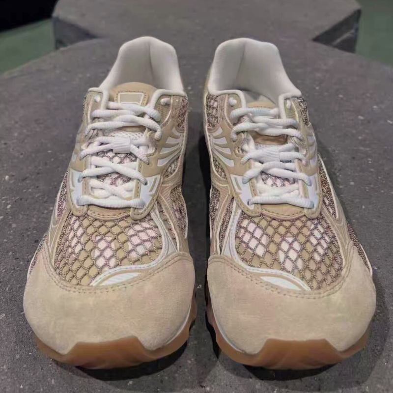  Bottega Veneta Orbit sneakers in Beige