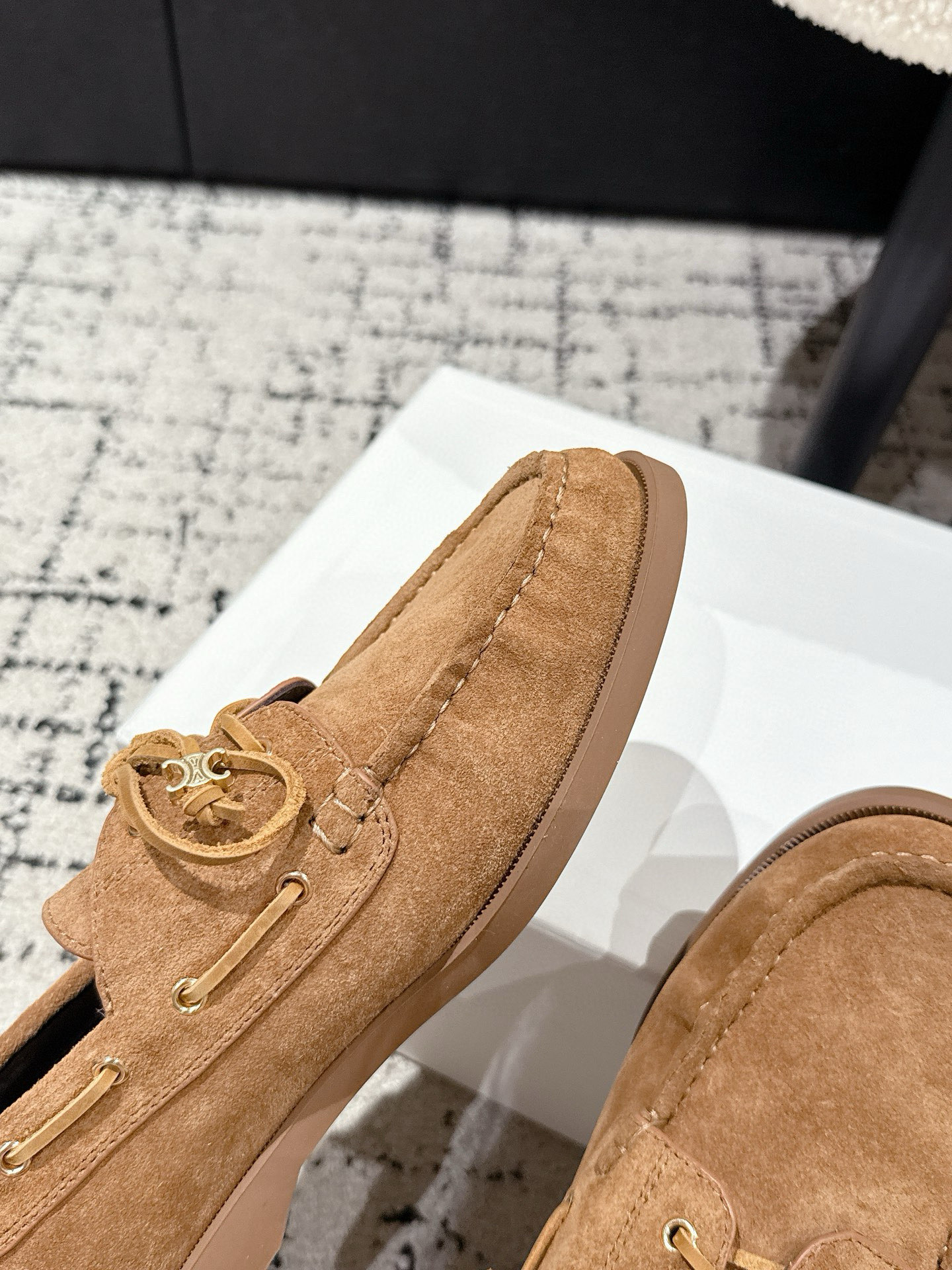 CELINE BATEAU IN SUEDE CALFSKIN DARK HAVANA