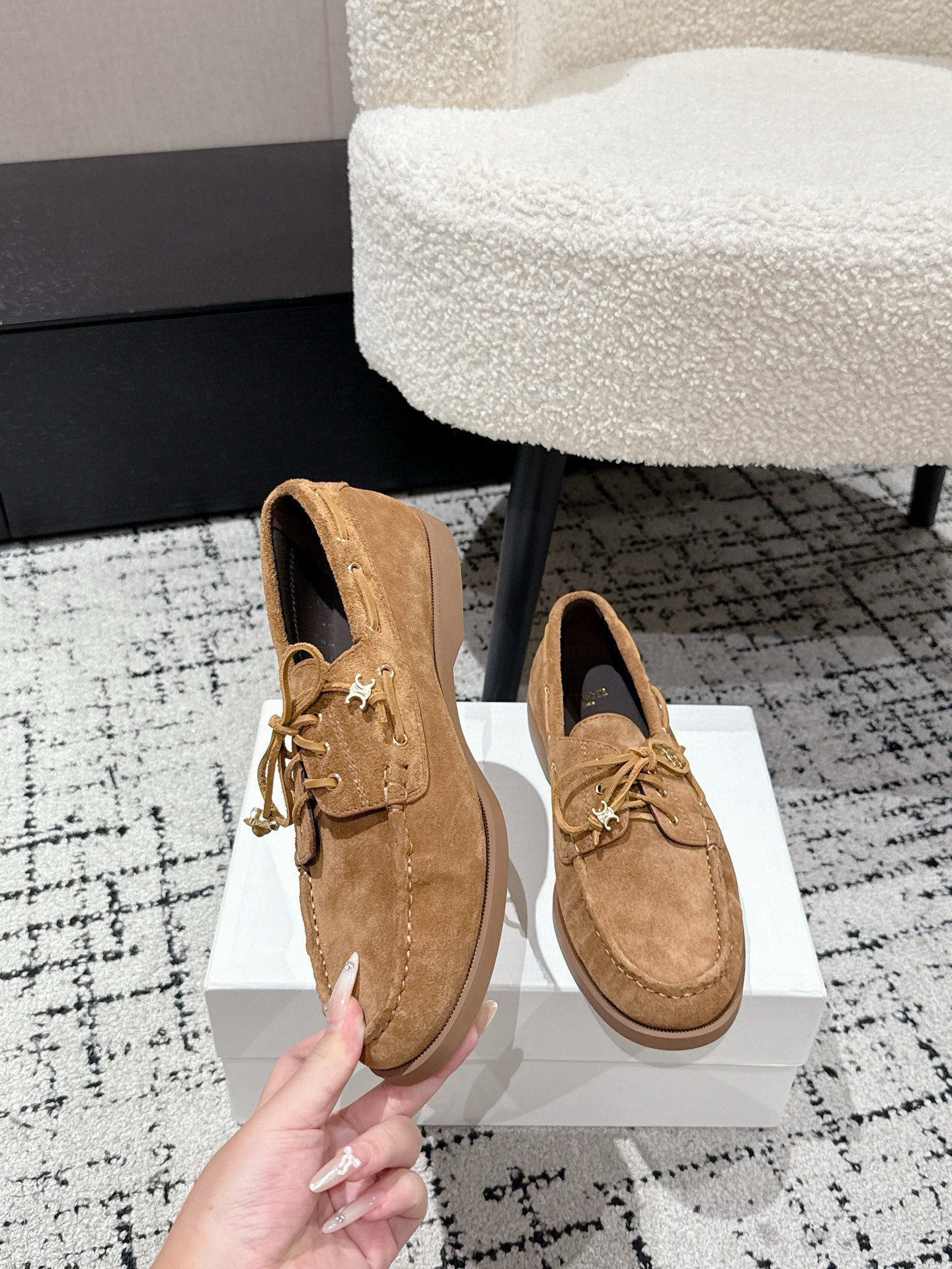 CELINE BATEAU IN SUEDE CALFSKIN DARK HAVANA