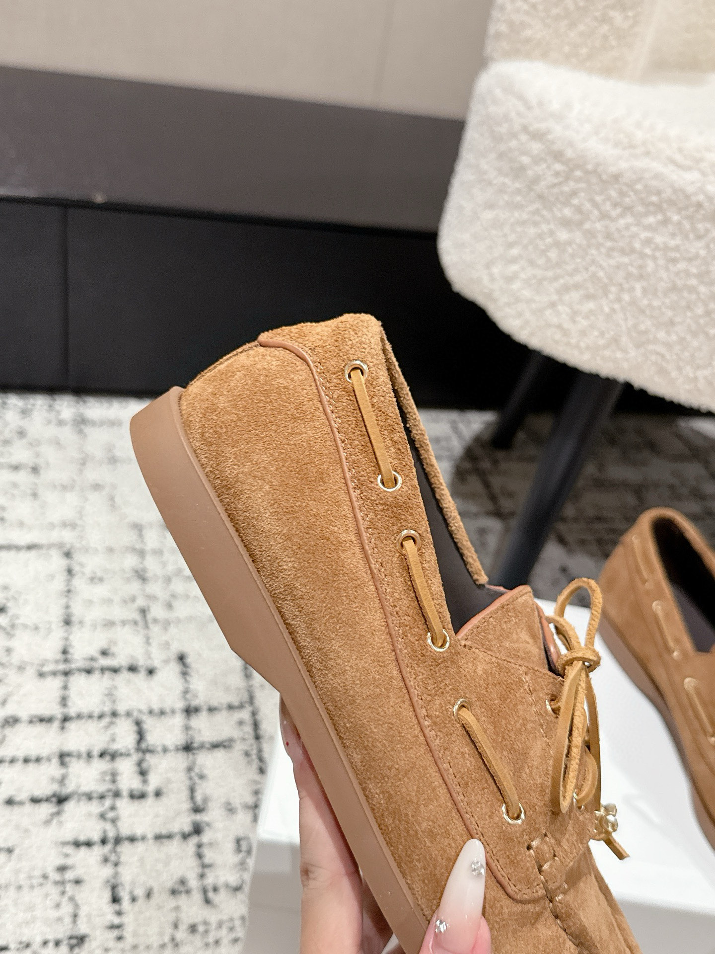 CELINE BATEAU IN SUEDE CALFSKIN DARK HAVANA