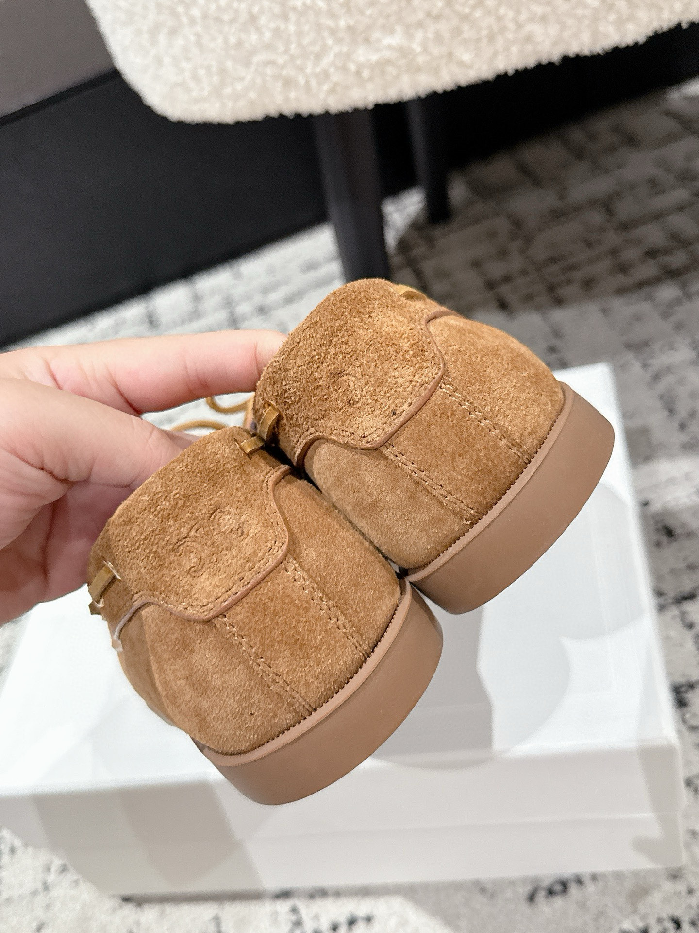 CELINE BATEAU IN SUEDE CALFSKIN DARK HAVANA