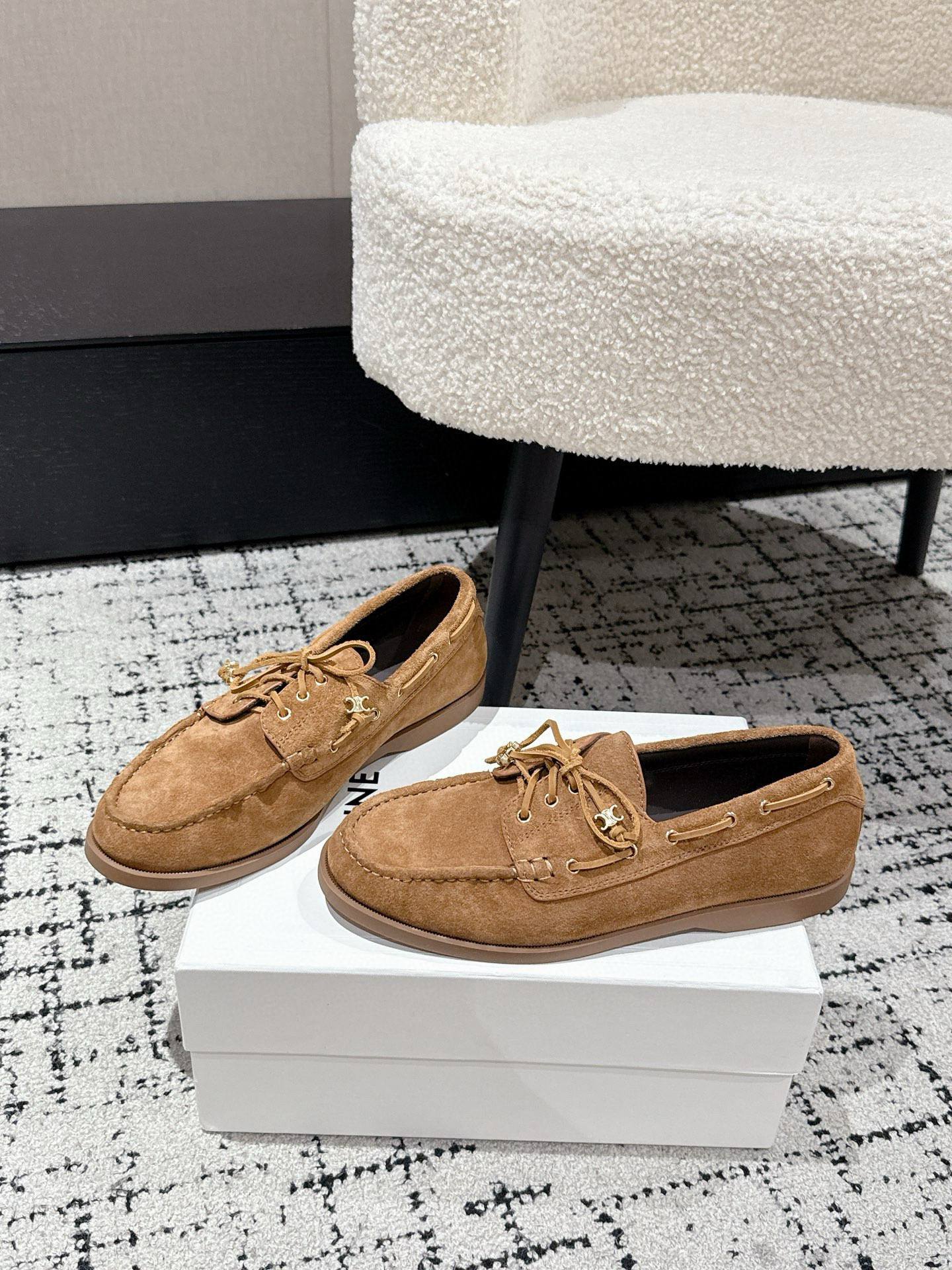 CELINE BATEAU IN SUEDE CALFSKIN DARK HAVANA