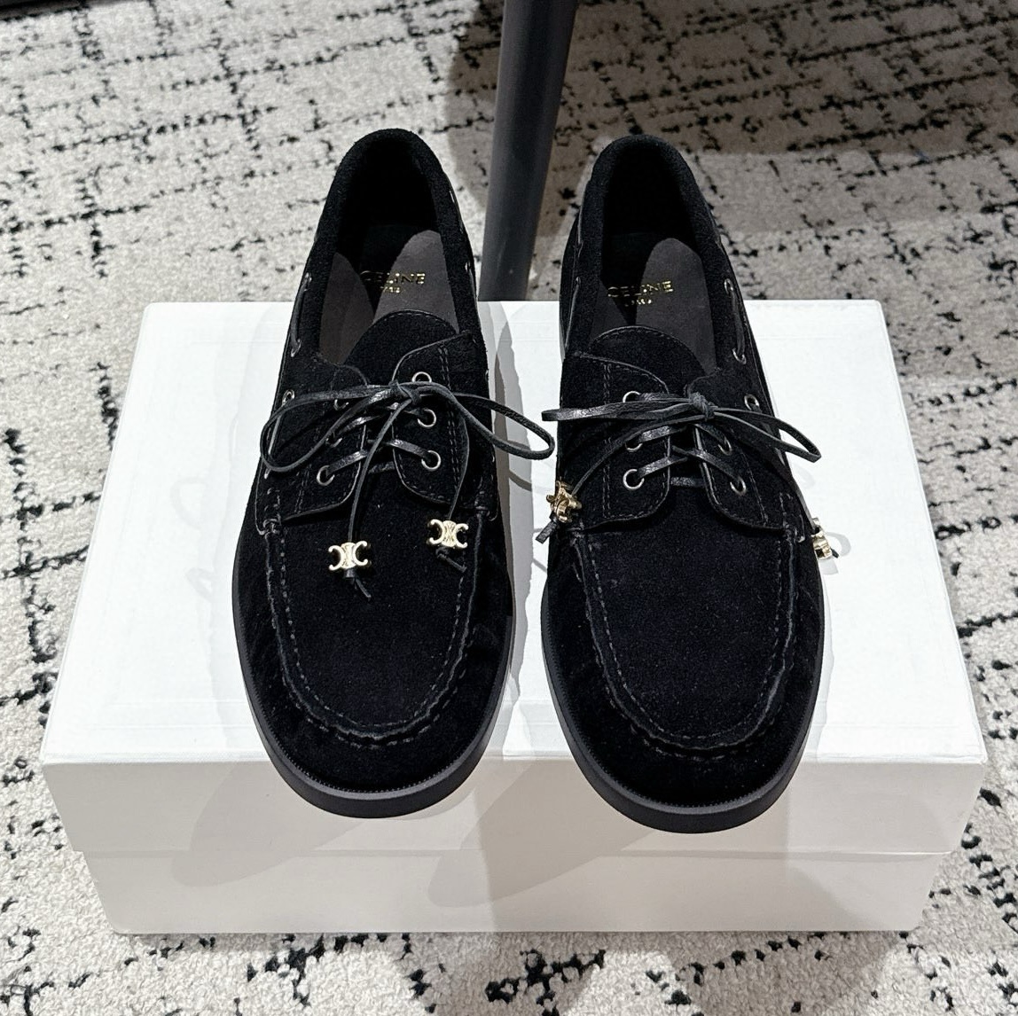 CELINE BATEAU IN SUEDE CALFSKIN Black