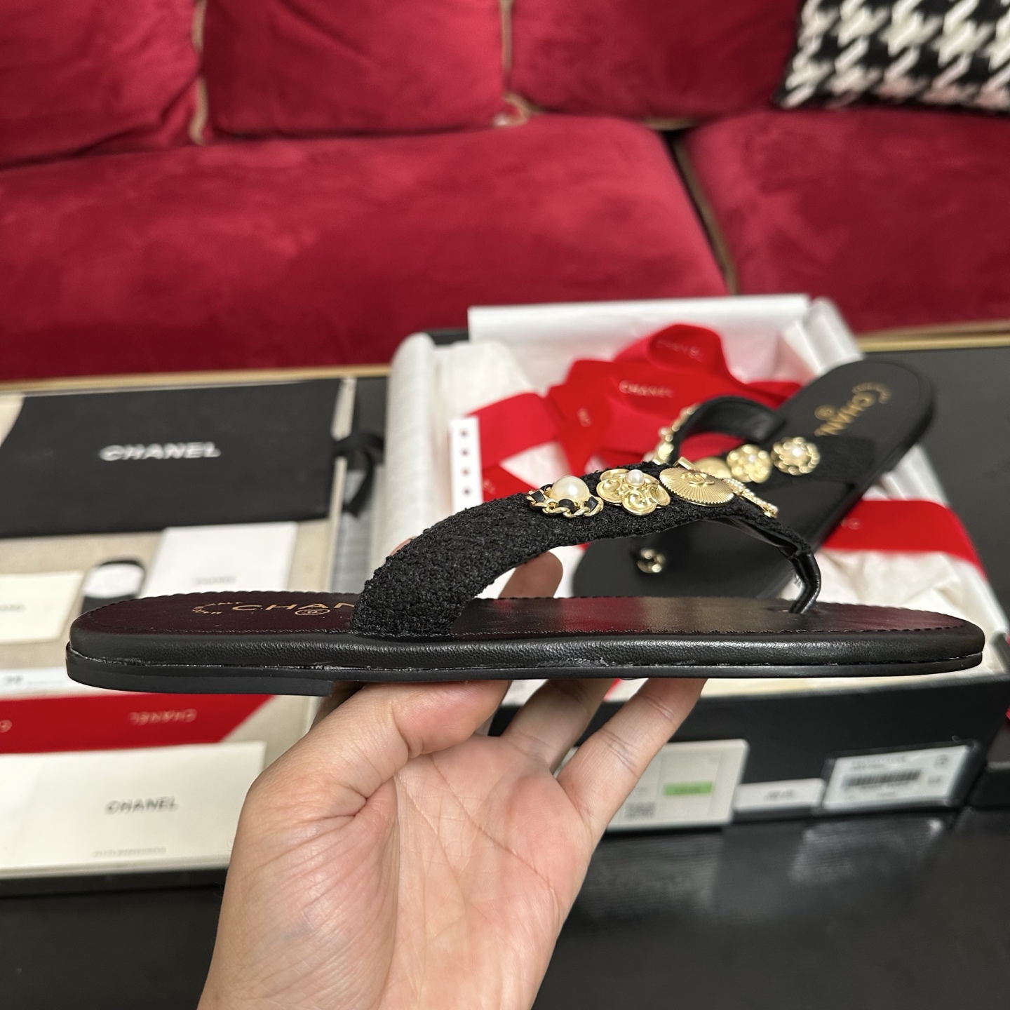 CHANEL 2025 SPRING-SUMMER Flats Slipper THONGS Lambskin & Metal Black