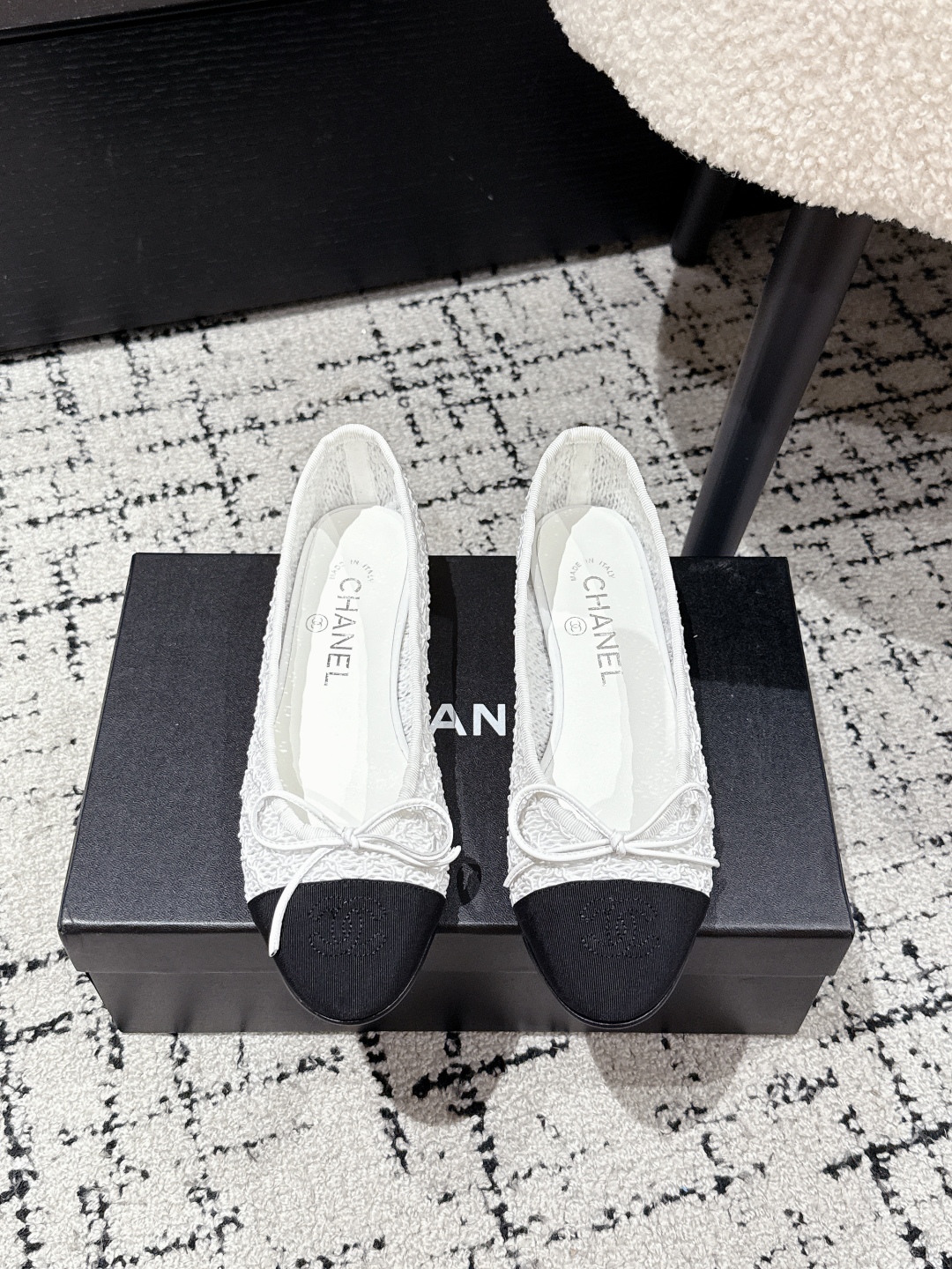 CHANEL Flats white & black CHANEL Flats white & black