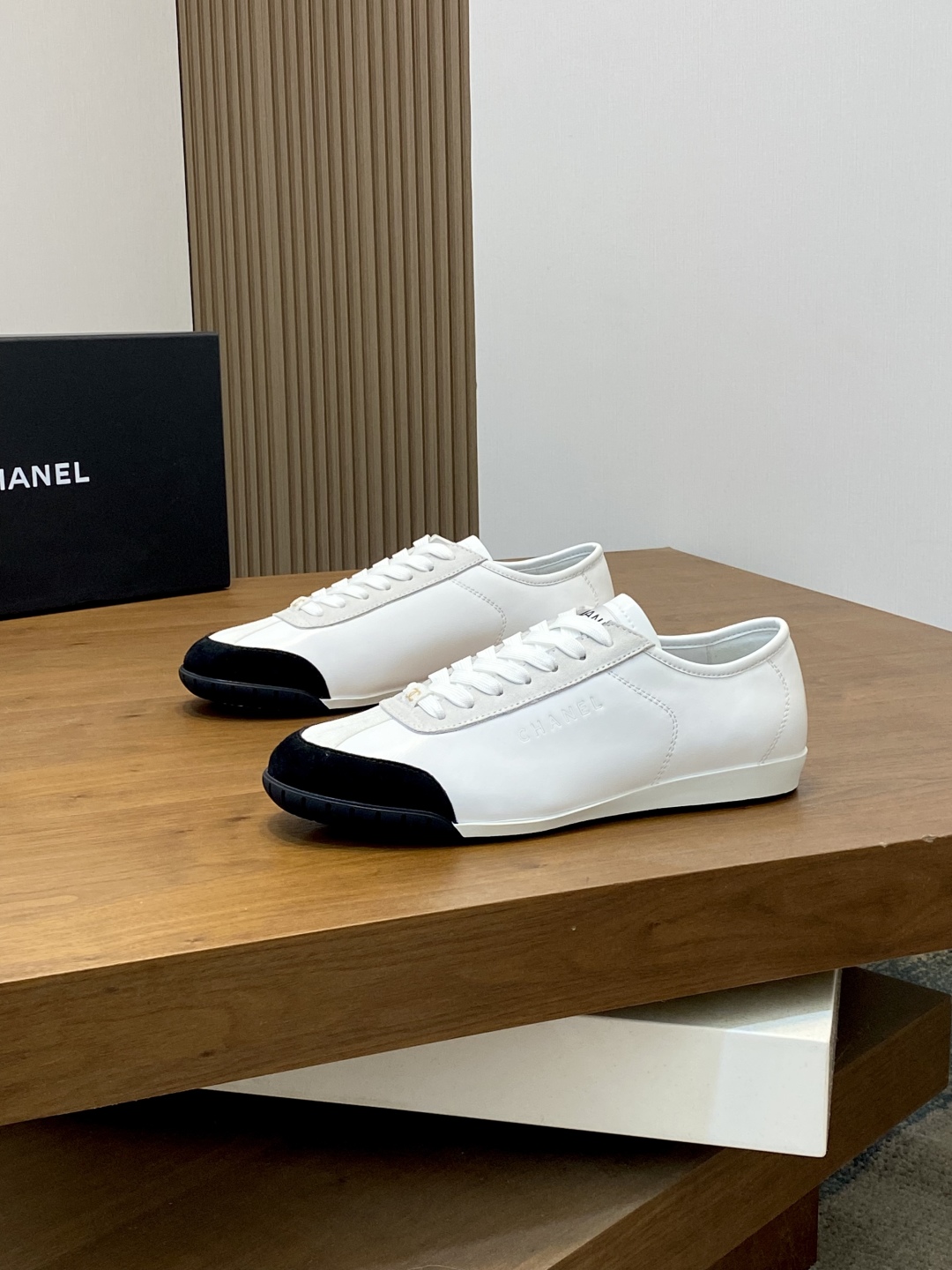 CHANEL 23C panda sneakers  men’s shoes 