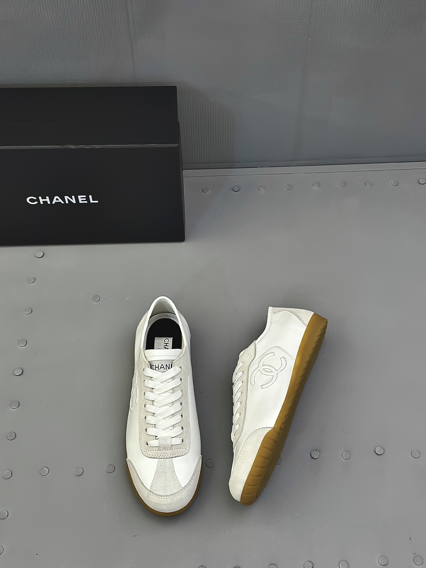 CHANEL training sneakers women's shoes  men’s shoes 