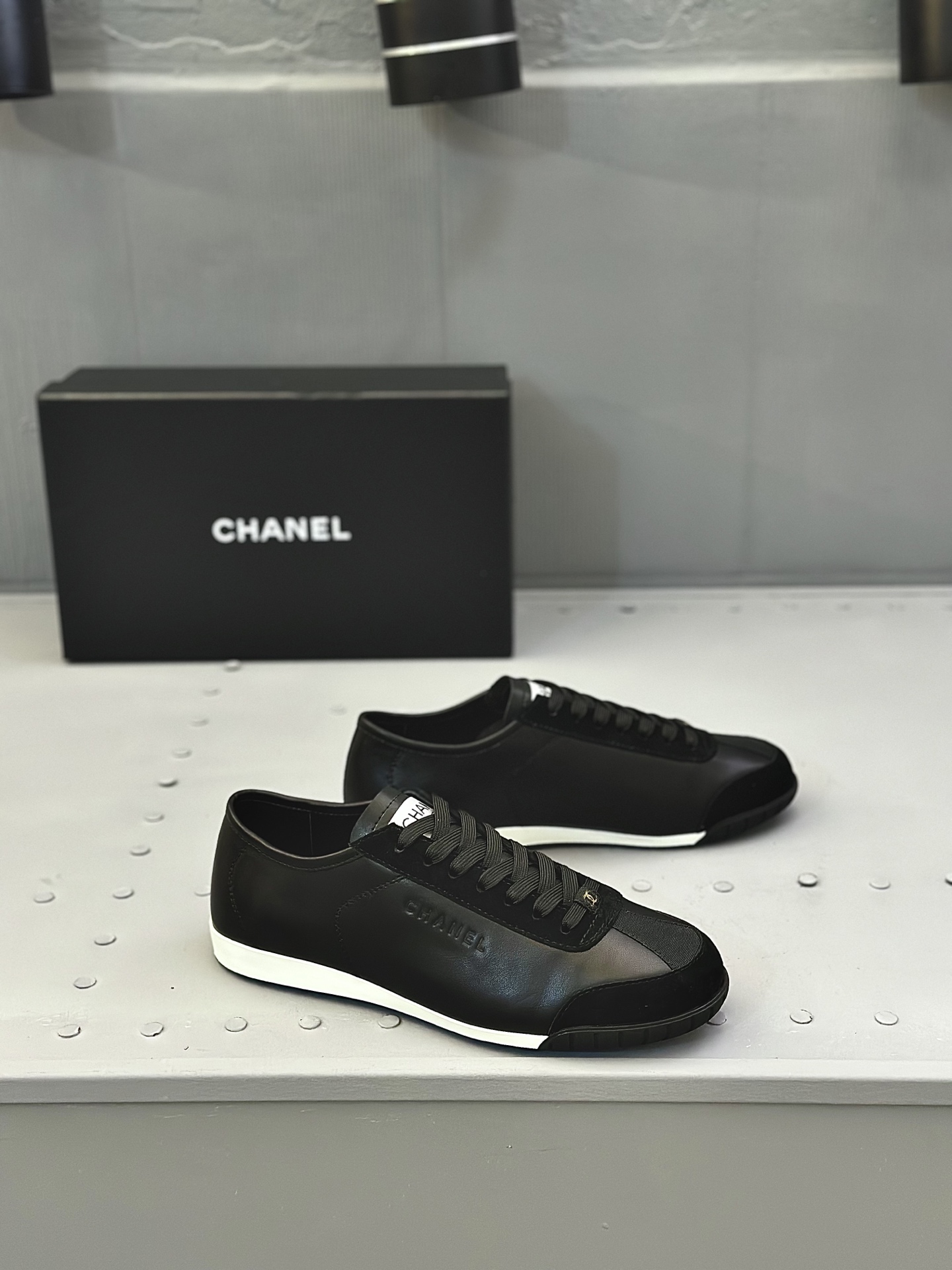 CHANEL 23C panda sneakers  men’s shoes 