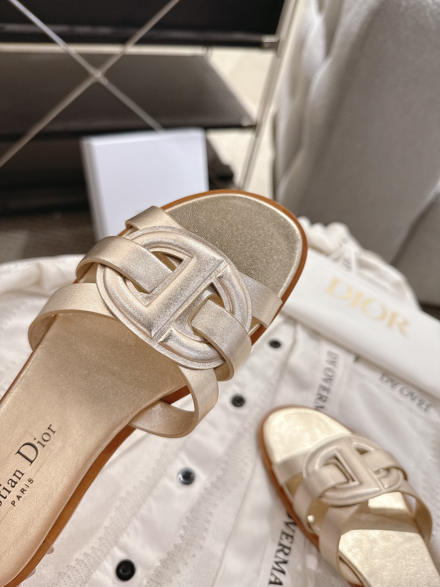 CHRISTIAN DIOR 2025 SS New D-Club Hollow-Out Layered Cross-Strap Slippers, Flat Sandals