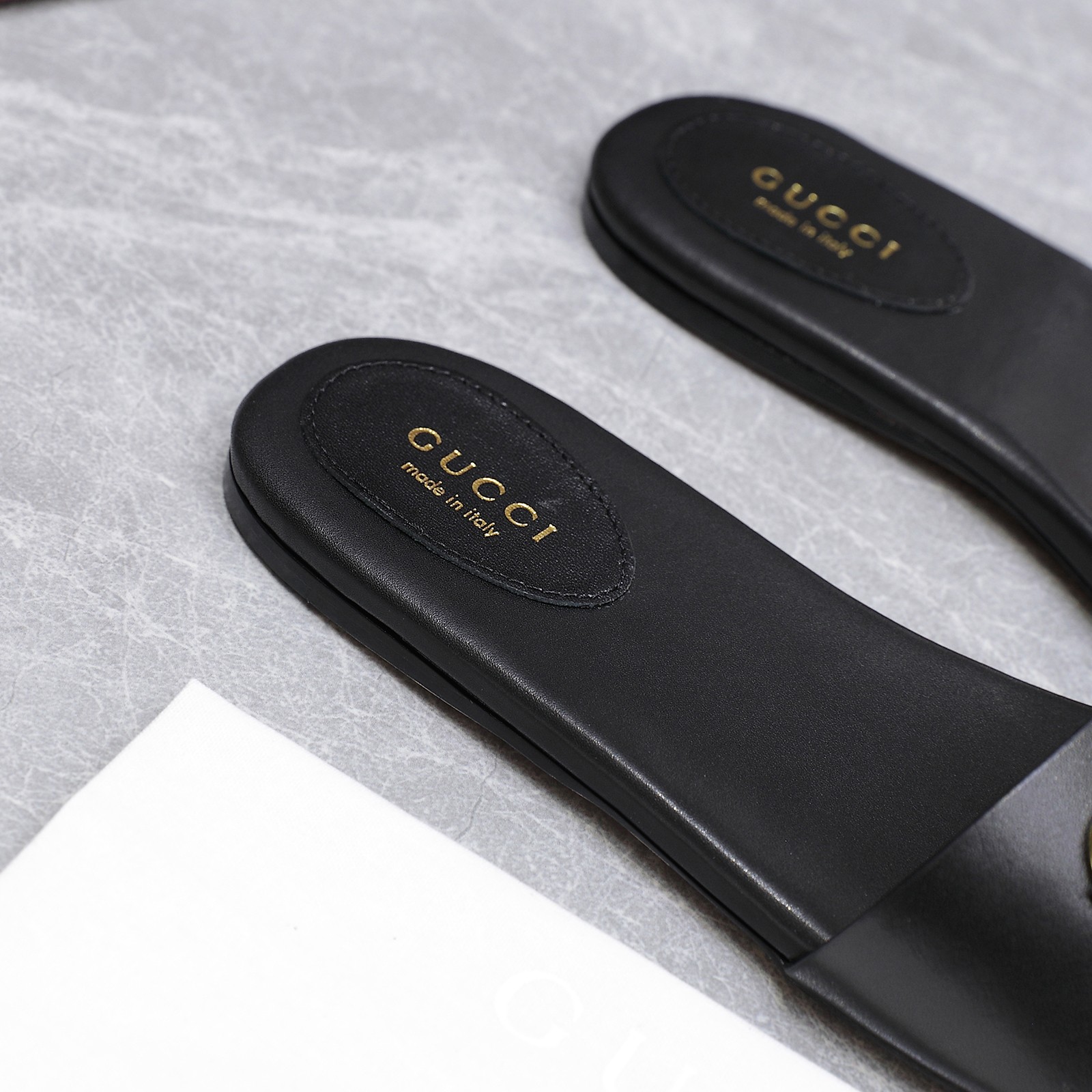 GUCCI  Women's Slide Sandal with Horsebit, Black