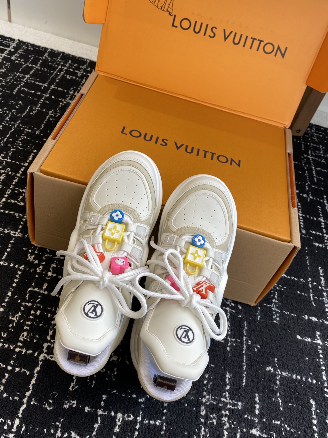 LOUIS VUITTON ARCHLIGHT SNEAKER 1AHOKR EMBOSSED CALFSKIN 