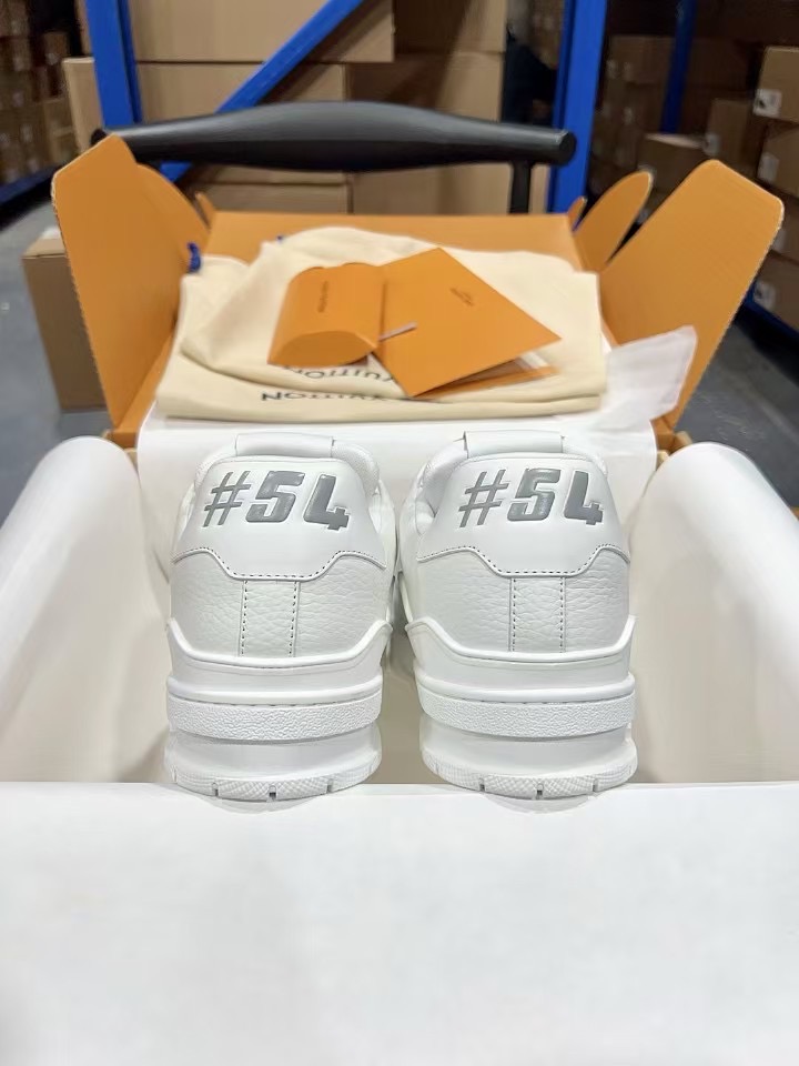 LOUIS VUITTON  LV Trainer LV148