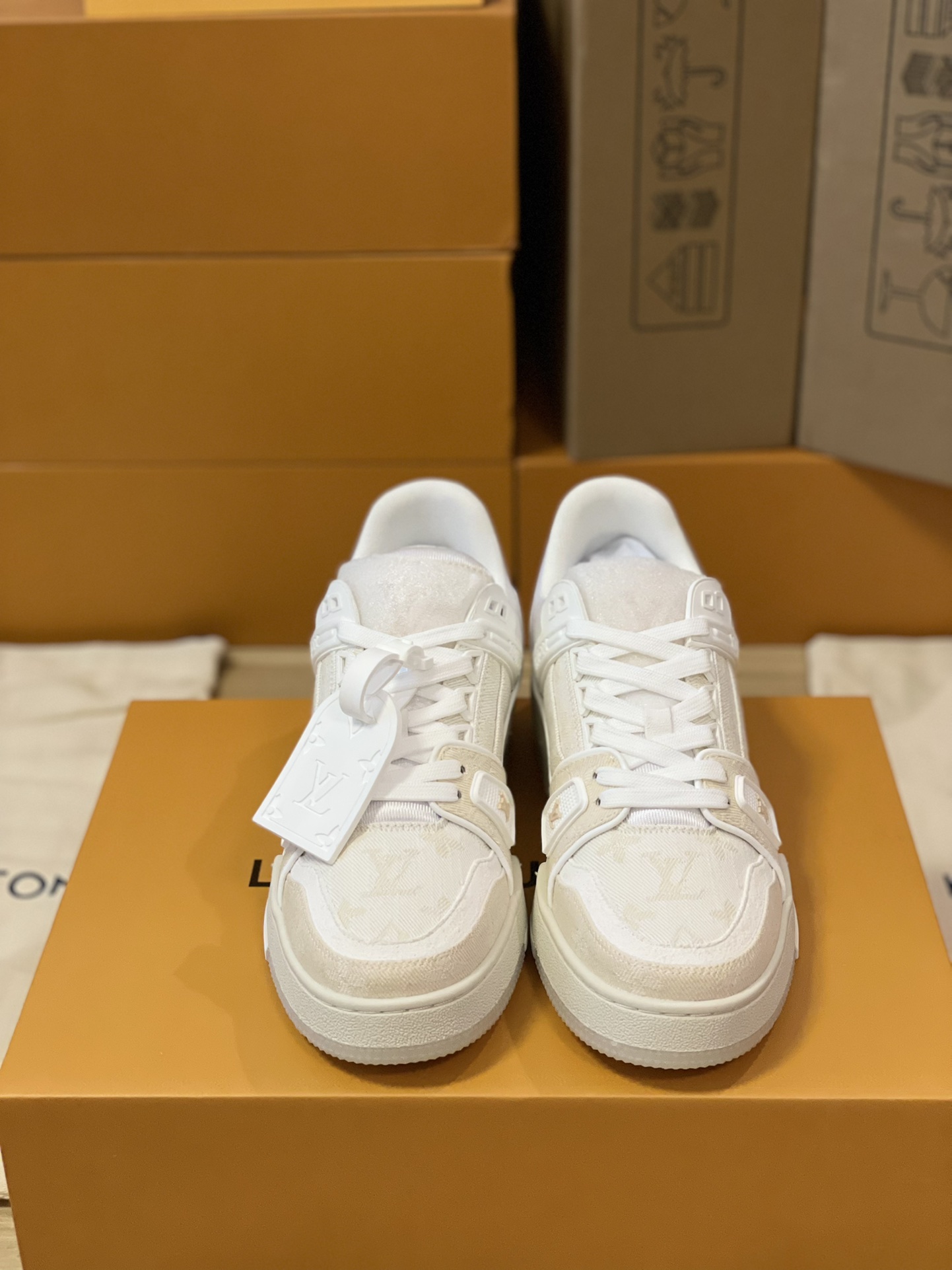 LOUIS VUITTON LV Trainer Sneaker - Men - Shoes 1AIKMF