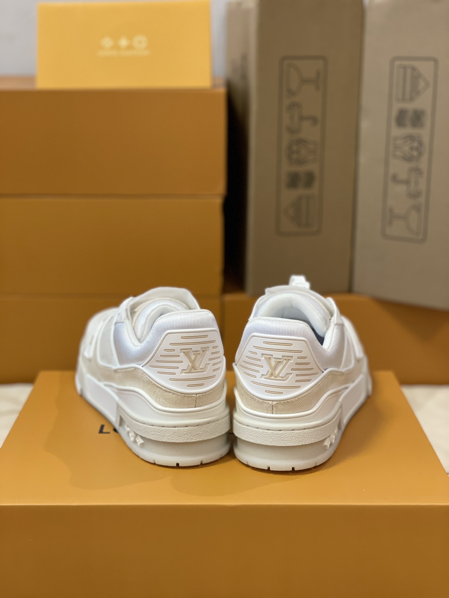 LOUIS VUITTON LV Trainer Sneaker - Men - Shoes 1AIKMF