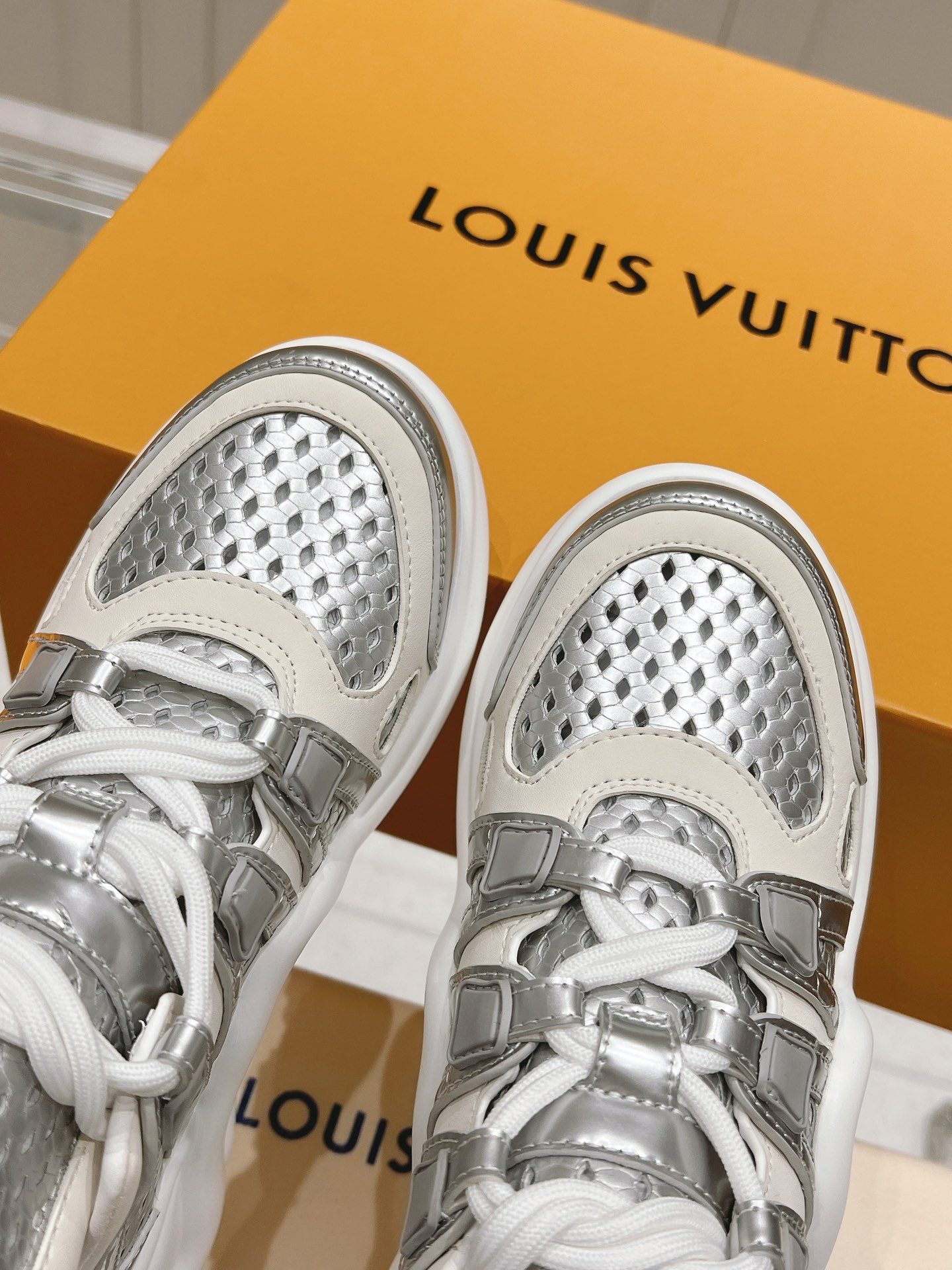 LOUIS VUITTON archlight sneaker in silver