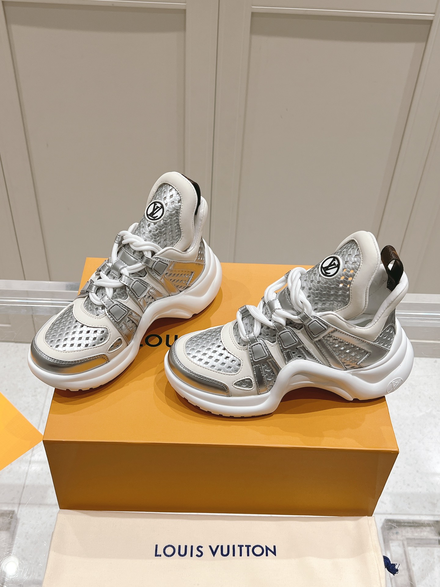 LOUIS VUITTON archlight sneaker in silver