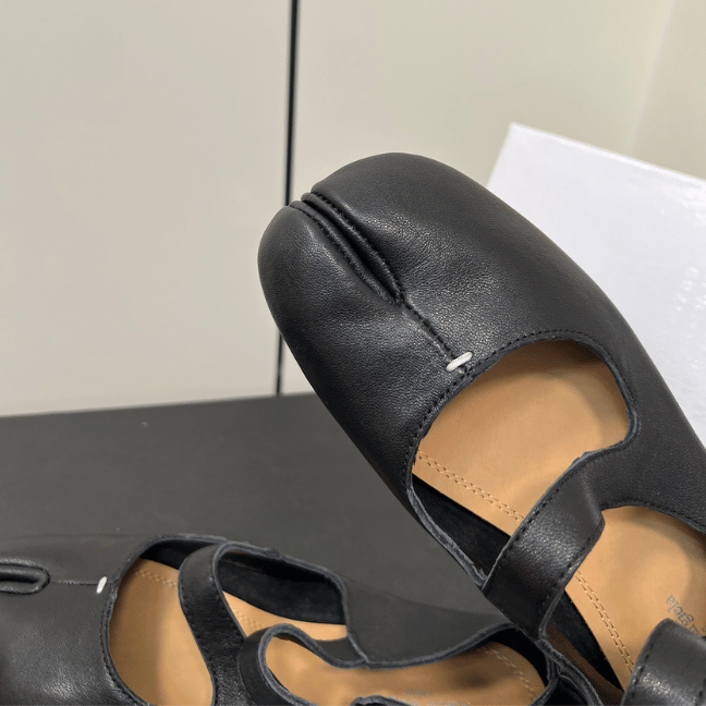 Maison Margiela Tabi calfskin ballerinas, Soft Lamb leather Mary Jane Shoes Maison Margiela Tabi calfskin ballerinas, Soft Lamb leather Mary Jane Shoes