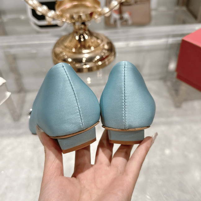 ROGER VIVIER 2025 Spring/Summer New Bell Vivier Series Satin High - heeled Pumps, Roger Vivier Women's Shoes, 2.5cm Heel ROGER VIVIER 2025 Spring/Summer New Bell Vivier Series Satin High - heeled Pumps, Roger Vivier Women's Shoes, 2.5cm Heel