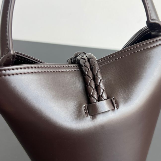 BOTTEGA VENETA Liberta Bucket BOTTEGA VENETA Liberta Bucket