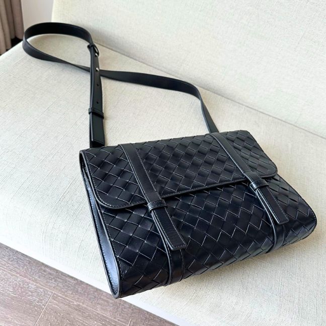 BOTTEGA VENETA Flap leather cross-body bag BOTTEGA VENETA Flap leather cross-body bag