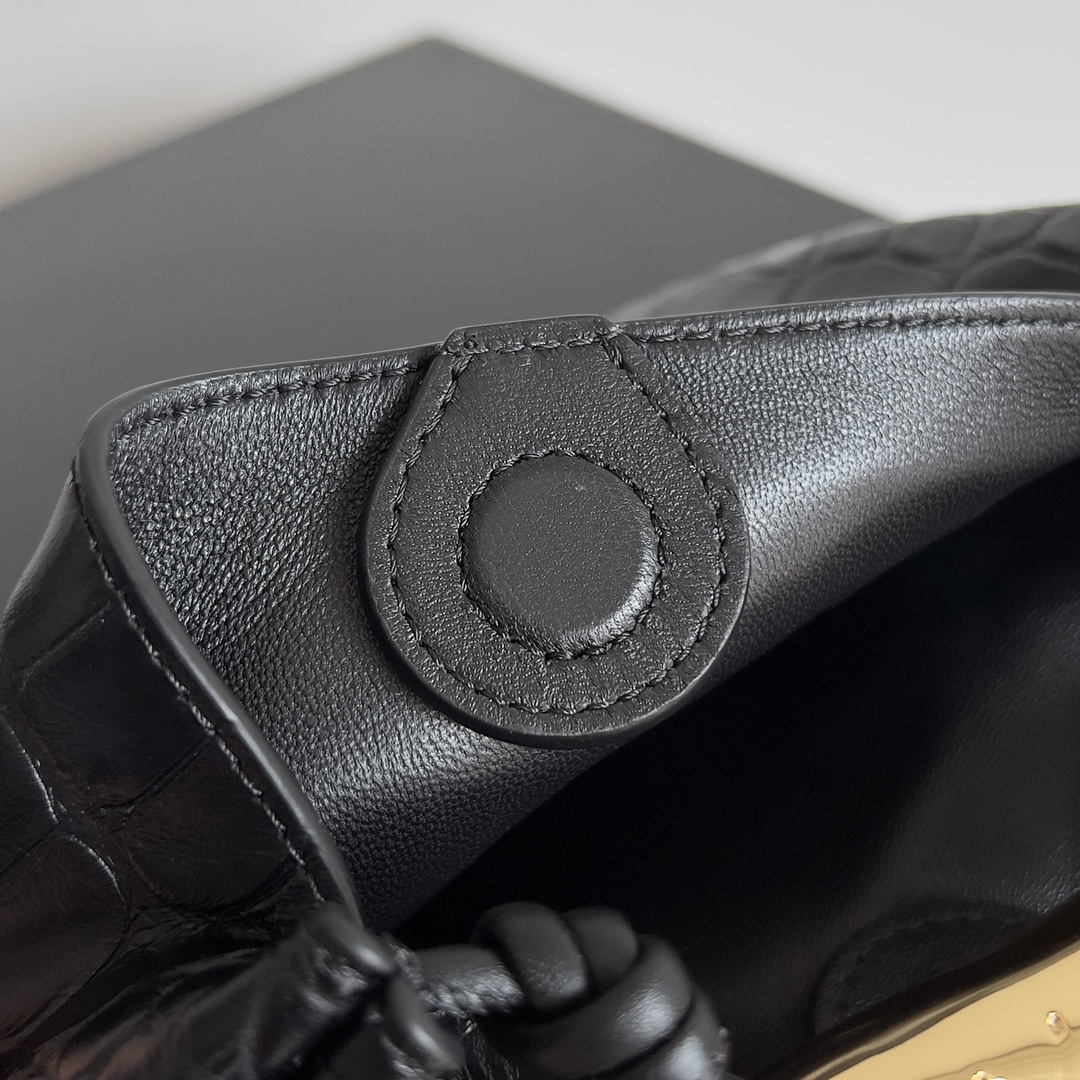 BOTTEGA VENETA Intrecciato Woven Leather Handbag 