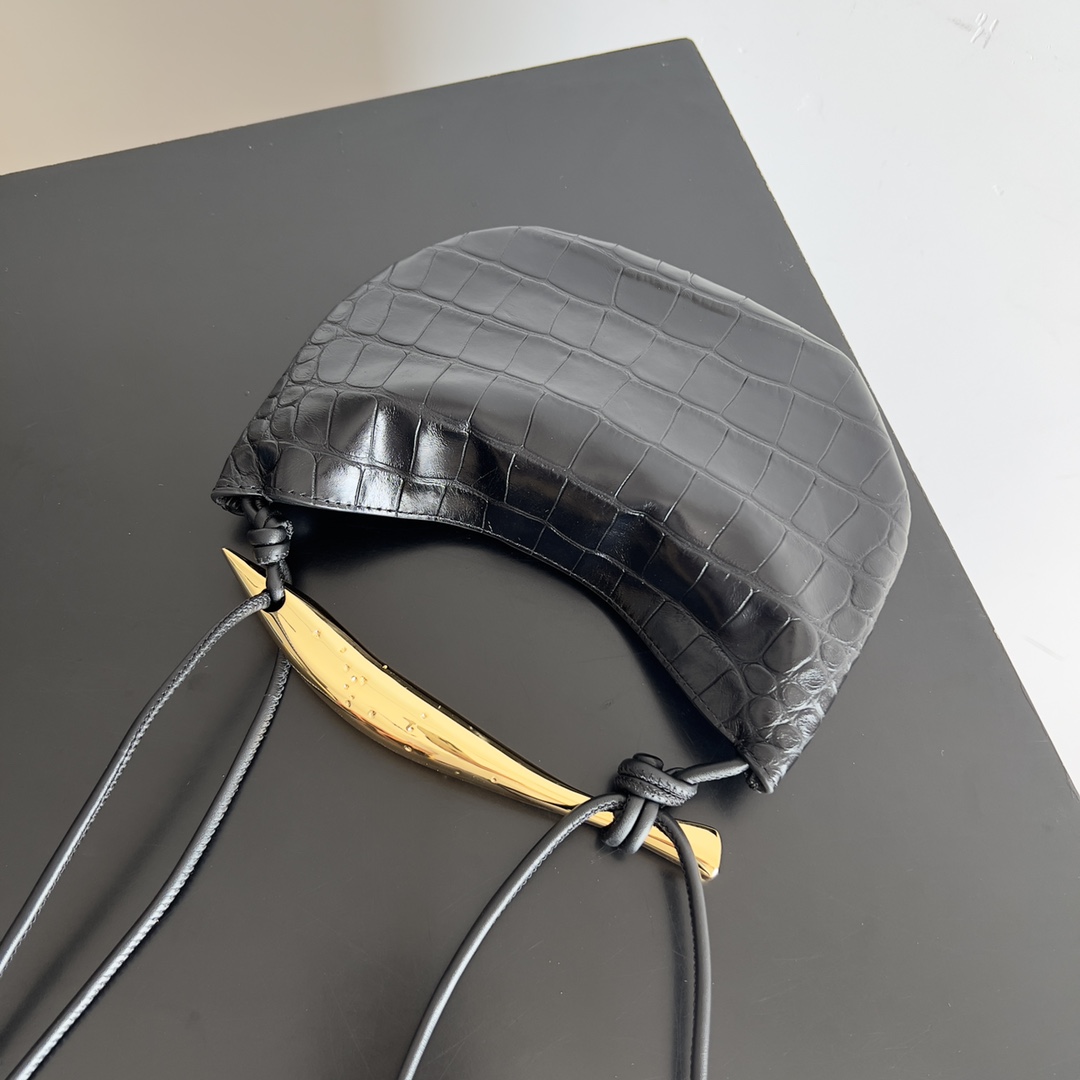 BOTTEGA VENETA Intrecciato Woven Leather Handbag 