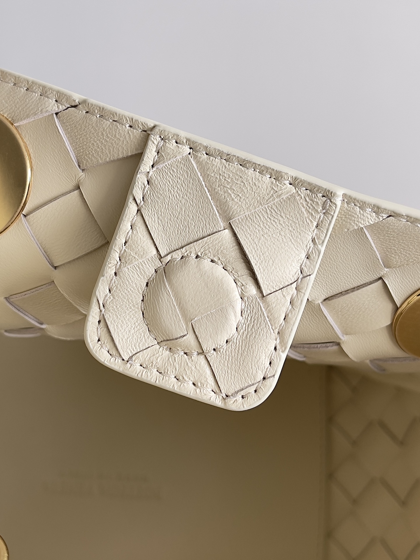 BOTTEGA VENETA Women's Small Parachute Chain in Ecru