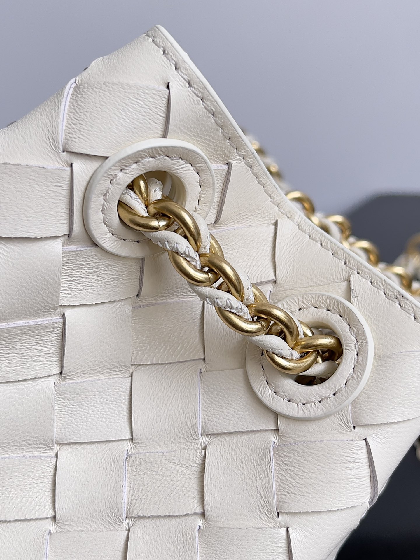 BOTTEGA VENETA Women's Small Parachute Chain in Ecru