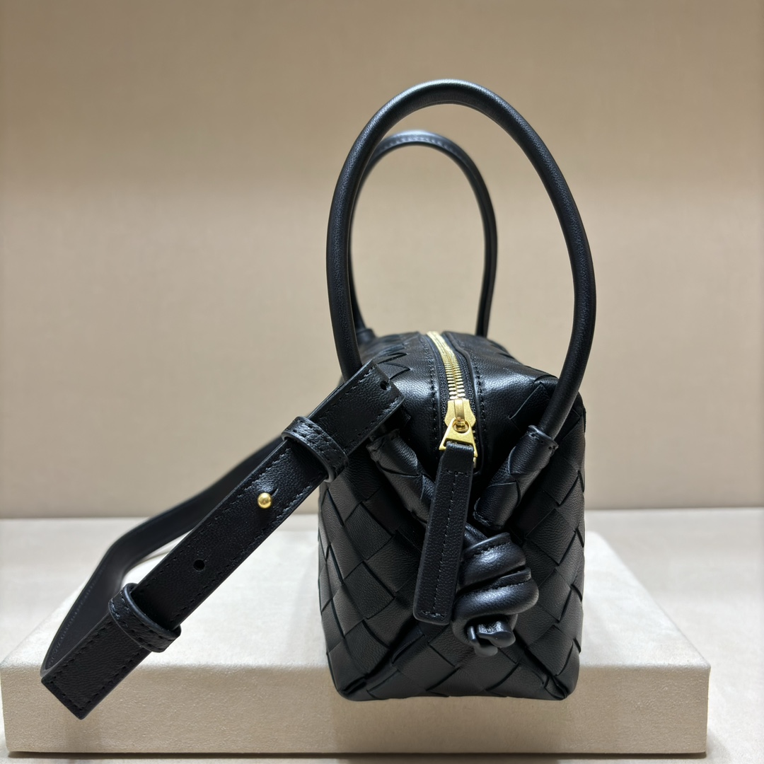 BOTTEGA VENETA Women's Top Handle Loop in Black