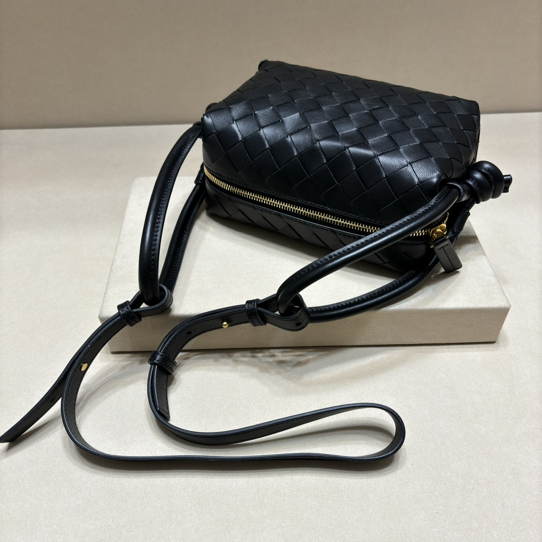 BOTTEGA VENETA Women's Top Handle Loop in Black