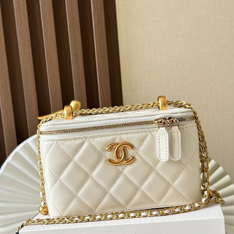 CHANEL 24C Pearl Crush Box Bag ,White 66039