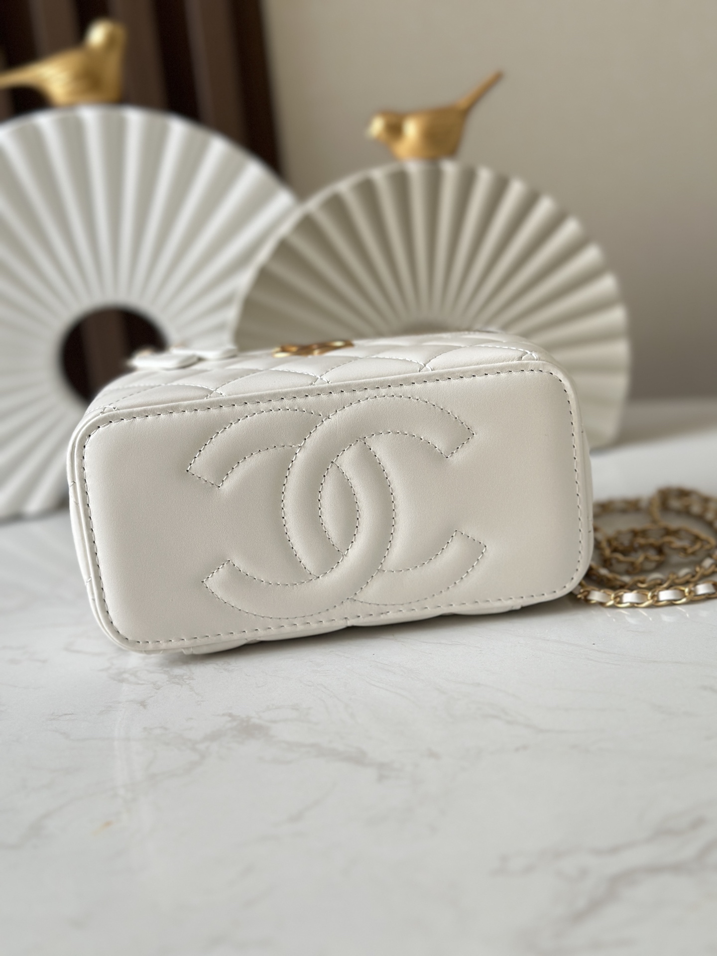CHANEL 24C Pearl Crush Box Bag ,White 66039