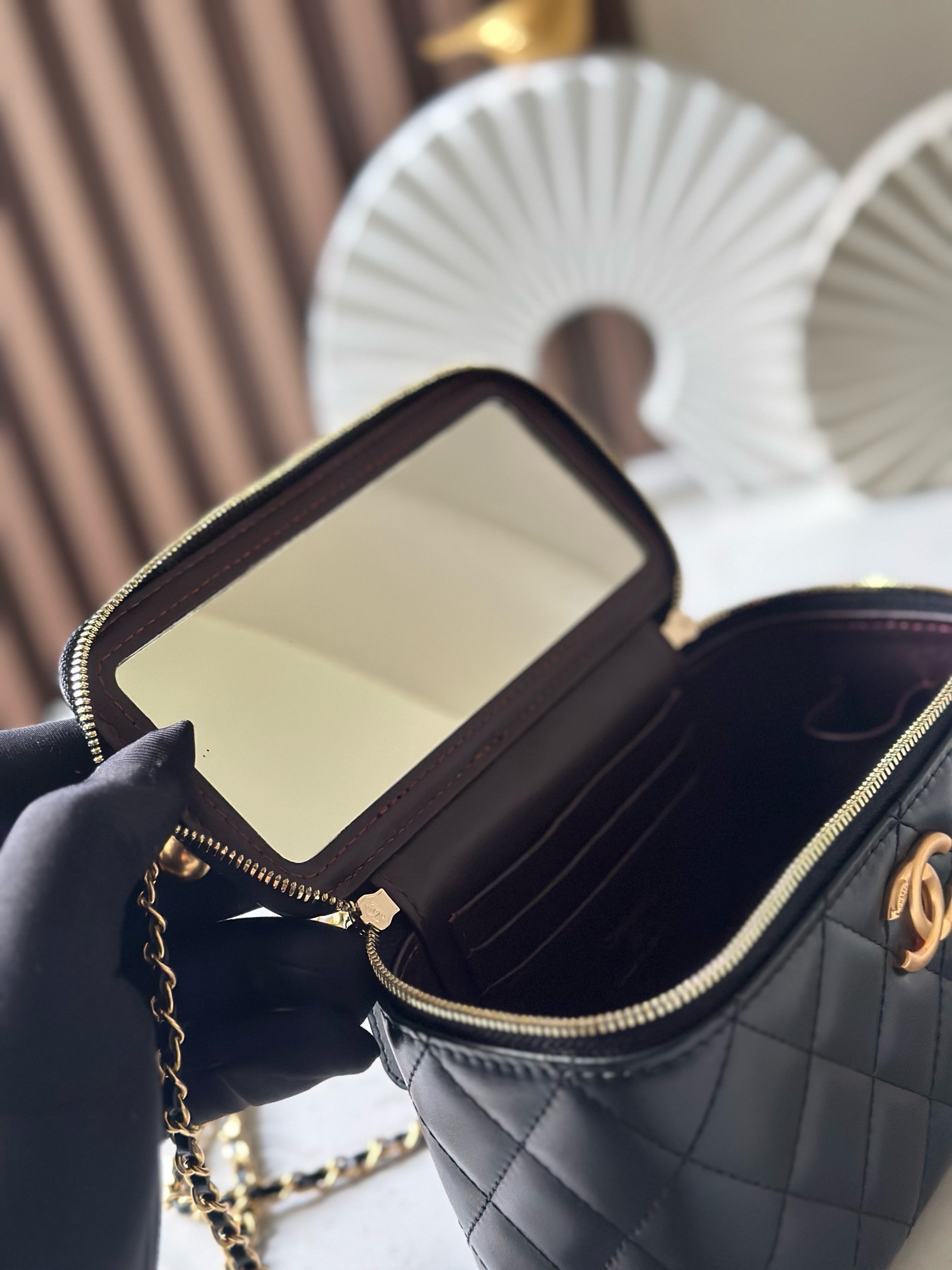 CHANEL24c BOX Handbag Black 17cm CHANEL24c BOX Handbag Black 17cm