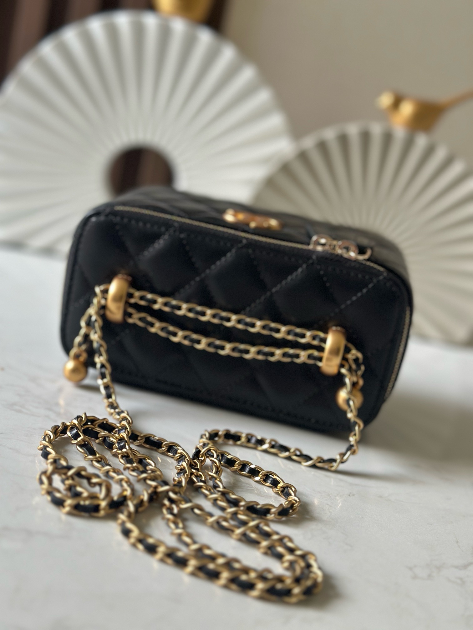 CHANEL24c BOX Handbag Black 17cm CHANEL24c BOX Handbag Black 17cm