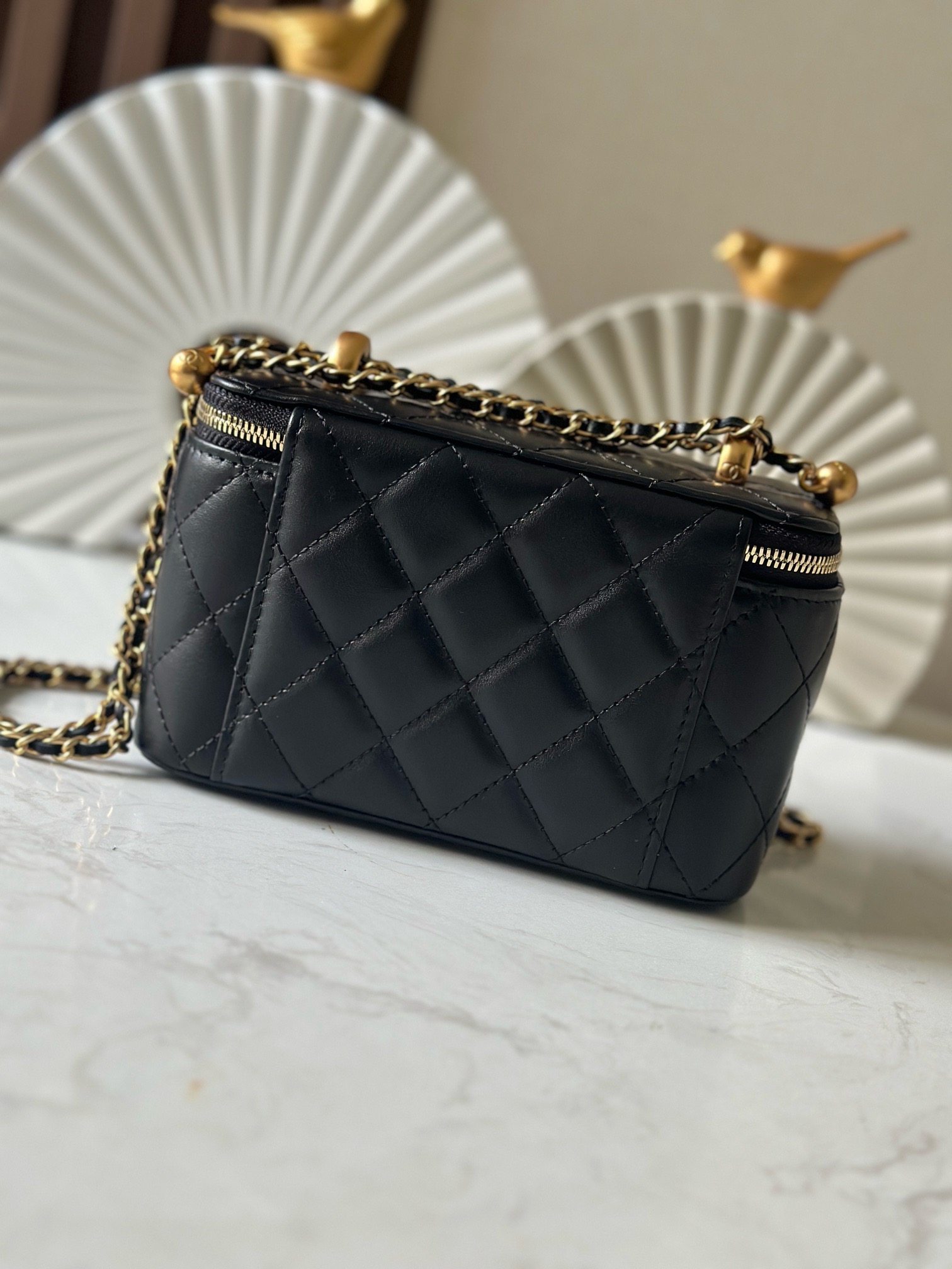 CHANEL24c BOX Handbag Black 17cm CHANEL24c BOX Handbag Black 17cm