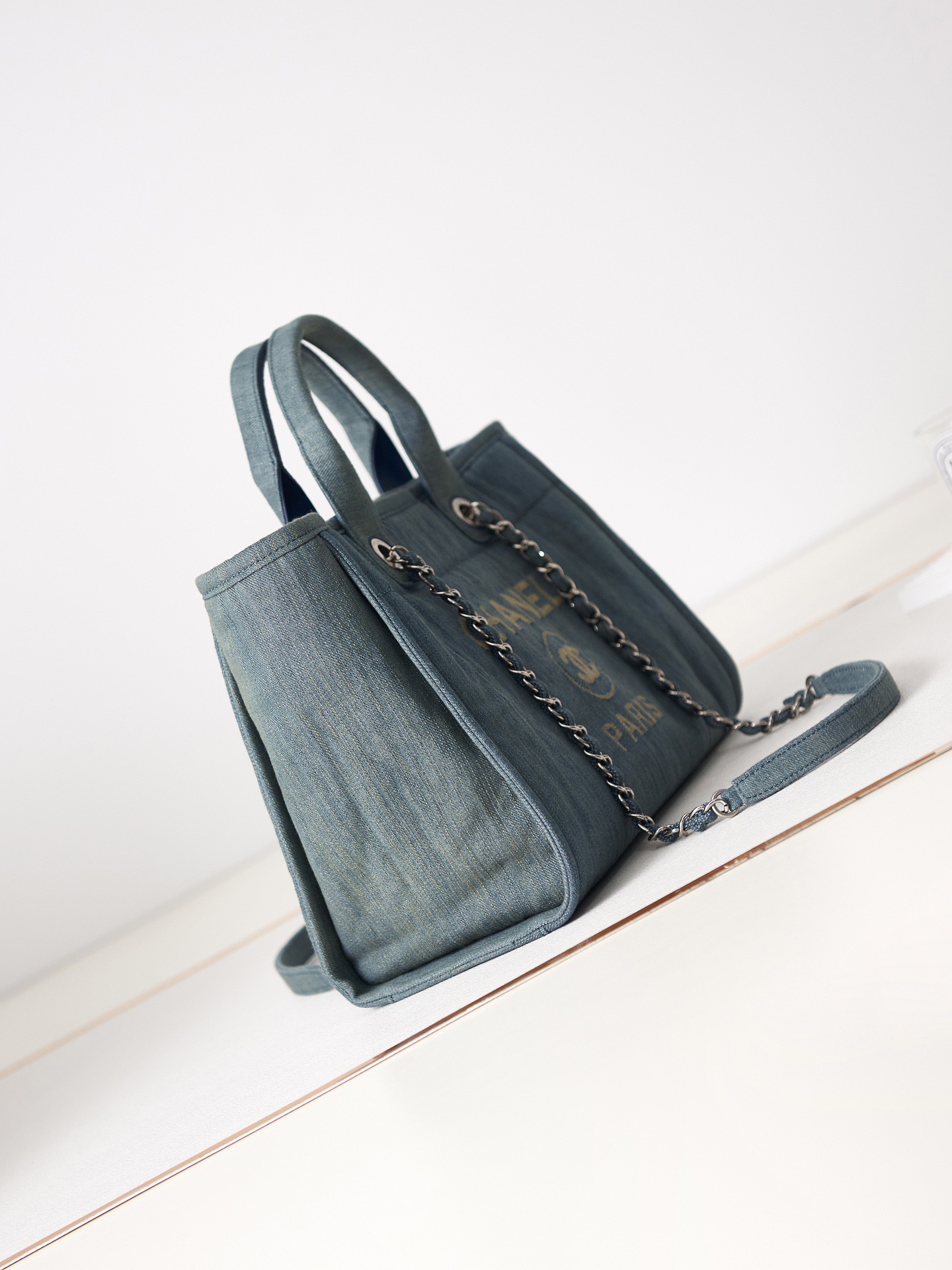 CHANEL Beach bag, denim fabric with a distressed look, as3257