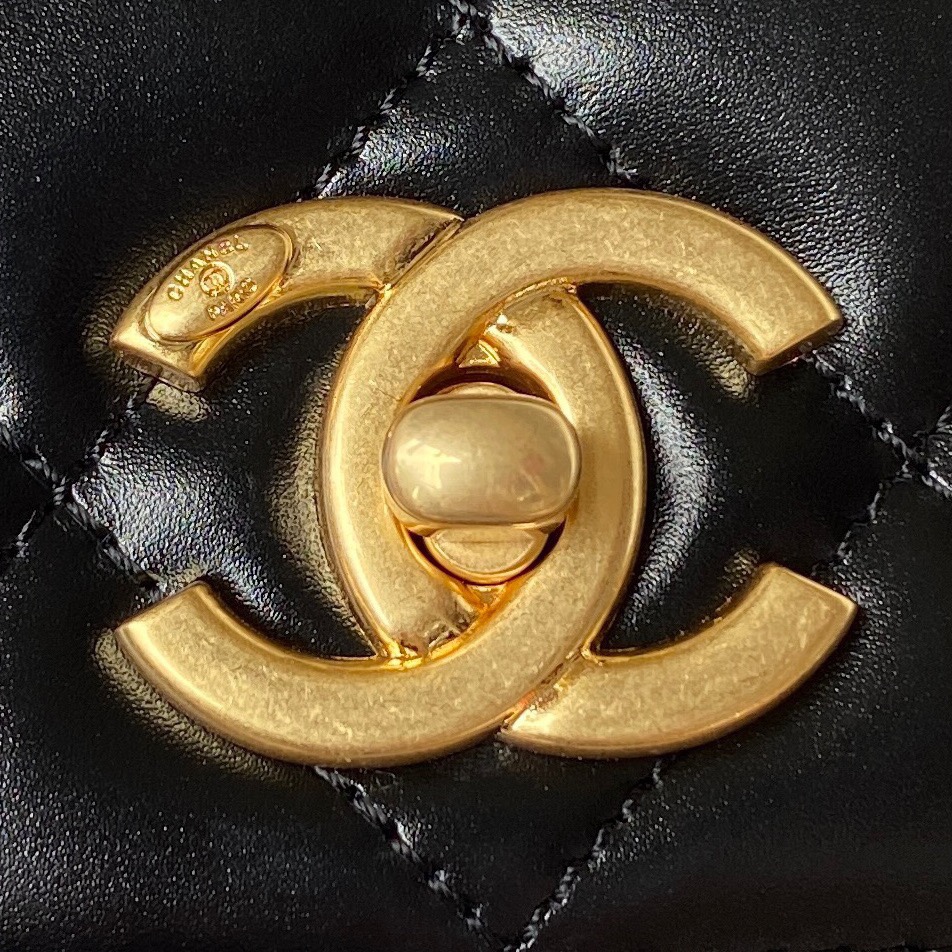 CHANEL Handbag Black with Golden Chain AS3886 CHANEL Handbag Black with Golden Chain AS3886