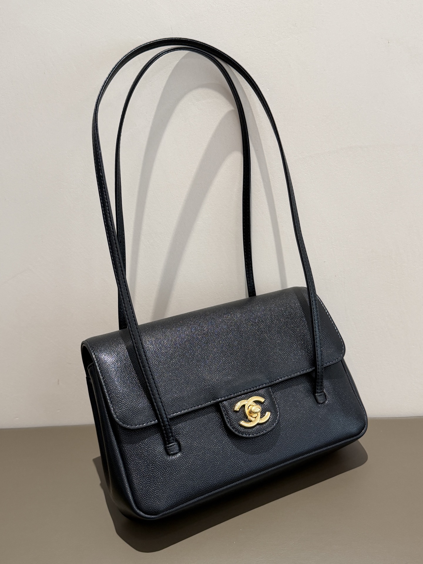 CHANEL Spring Summer 2026 Pre-collection Grained Shiny Calfskin & Gold-Tone Metal,black