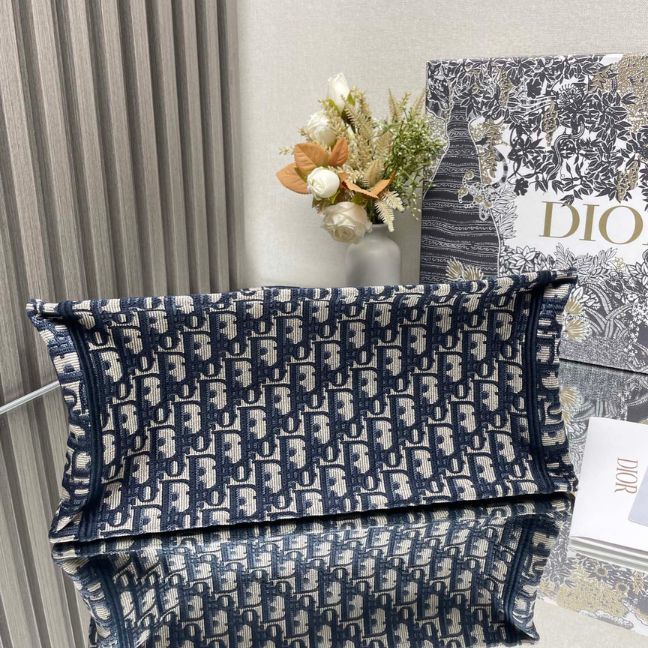 DIOR Medium Dior Book Tote Ecru and Blue Dior Oblique Embroidery DIOR Medium Dior Book Tote Ecru and Blue Dior Oblique Embroidery
