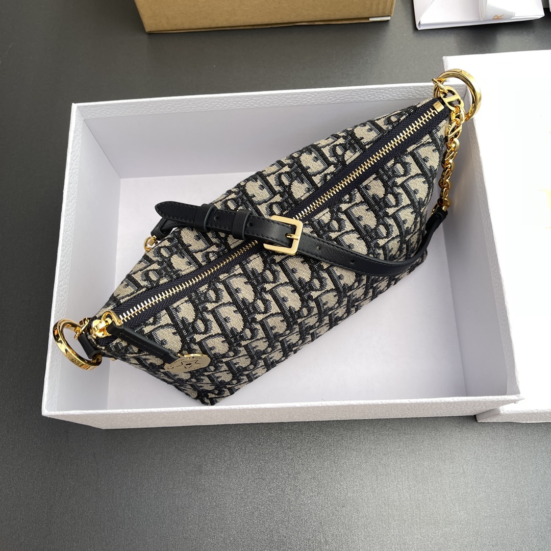 CHRISTIAN DIOR Oblique DiorStar Hobo Bag Blue