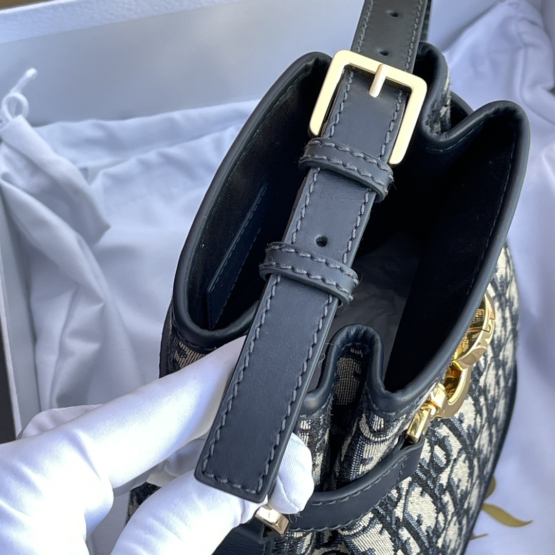 CHRISTIAN DIOR Oblique Calfskin C'est Dior Cannage Bucket Bag Blue