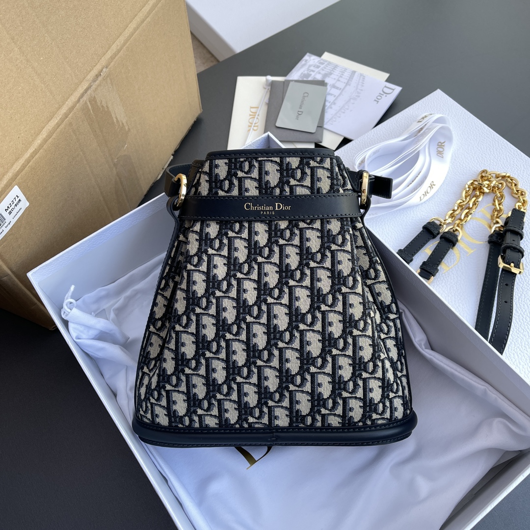 CHRISTIAN DIOR Oblique Calfskin C'est Dior Cannage Bucket Bag Blue