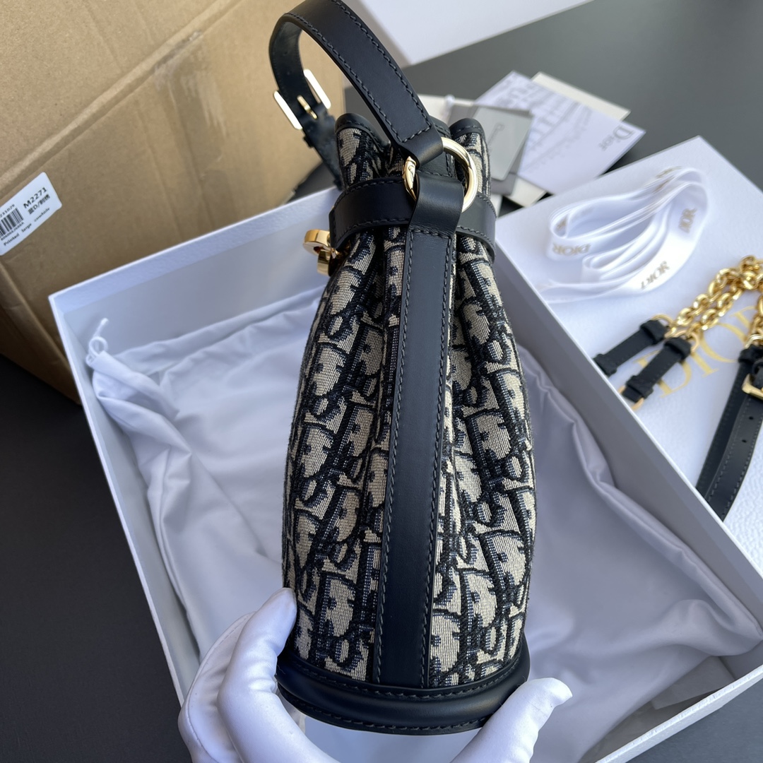 CHRISTIAN DIOR Oblique Calfskin C'est Dior Cannage Bucket Bag Blue