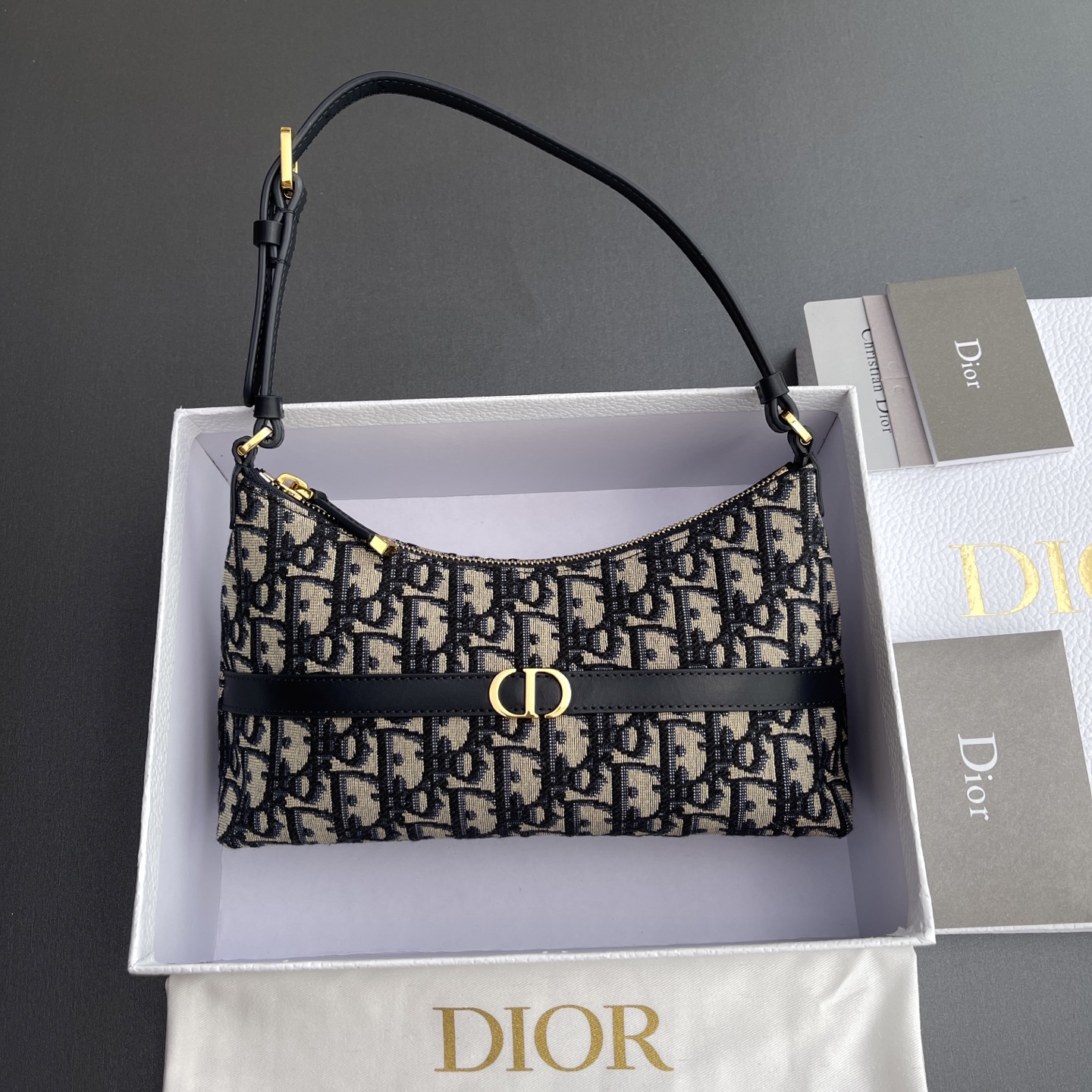 CHRISTIAN DIOR30 Montaigne Cigale hobo bag