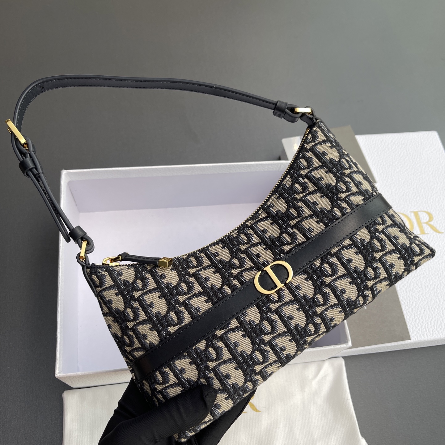 CHRISTIAN DIOR30 Montaigne Cigale hobo bag