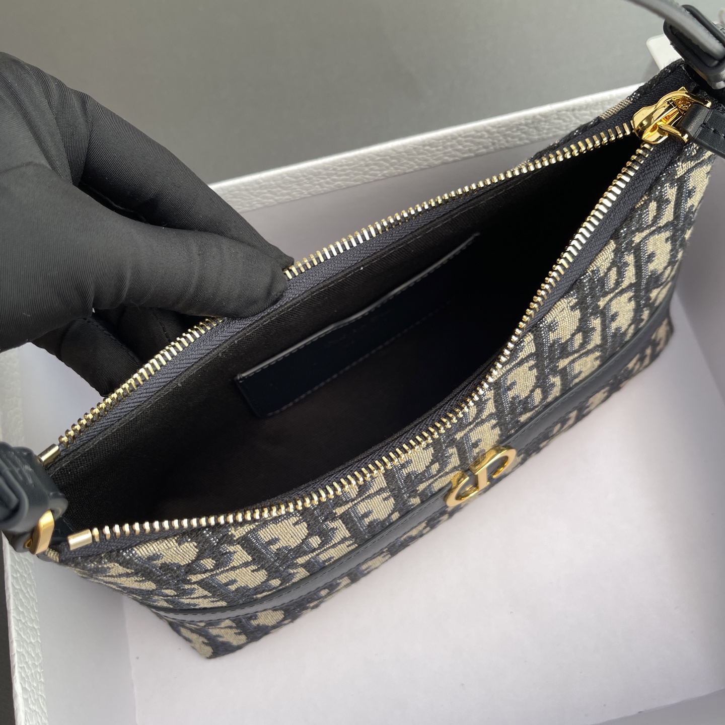 CHRISTIAN DIOR30 Montaigne Cigale hobo bag