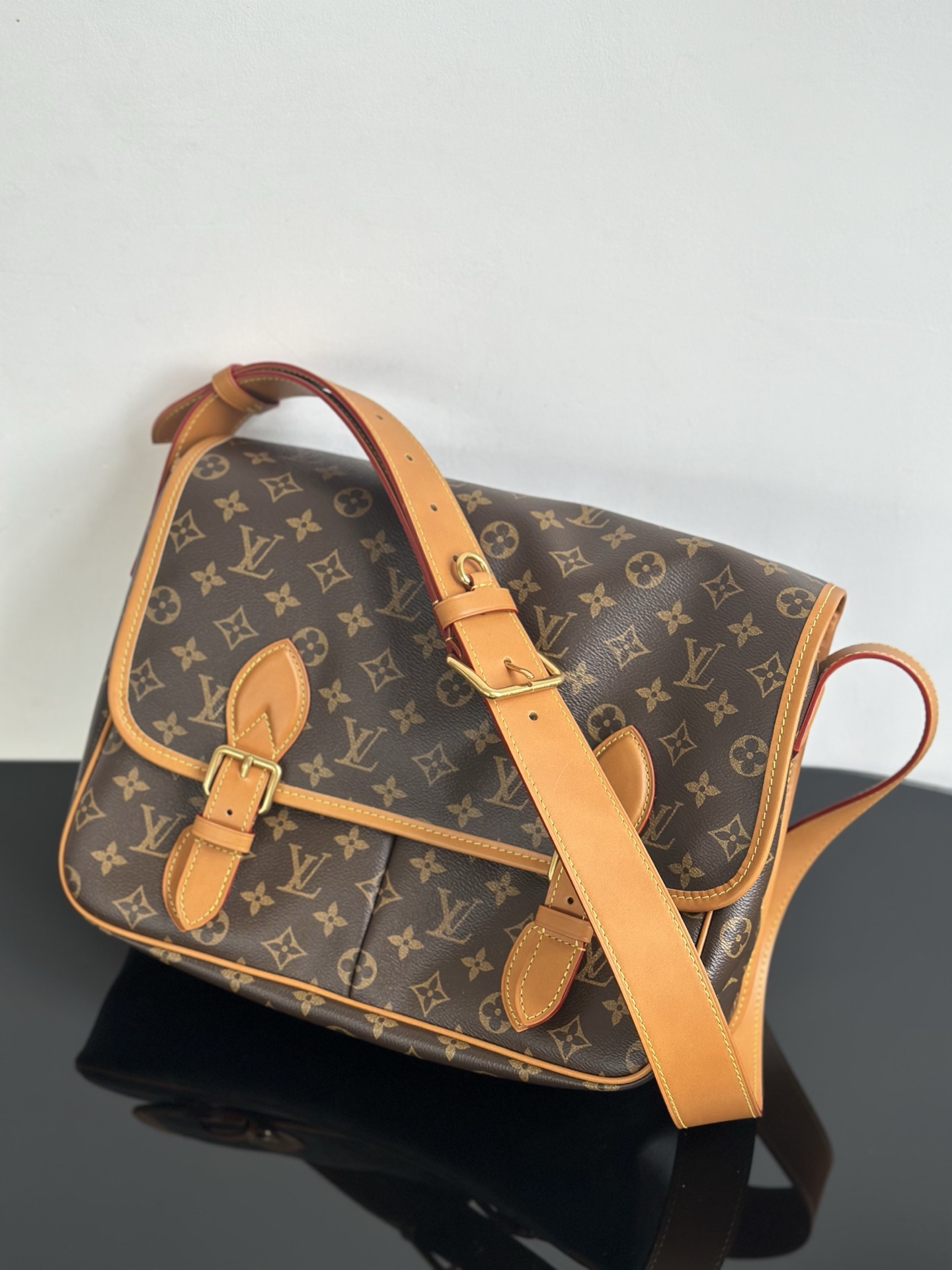 LOUIS VUITTON Satchel  Men's Bag M14723