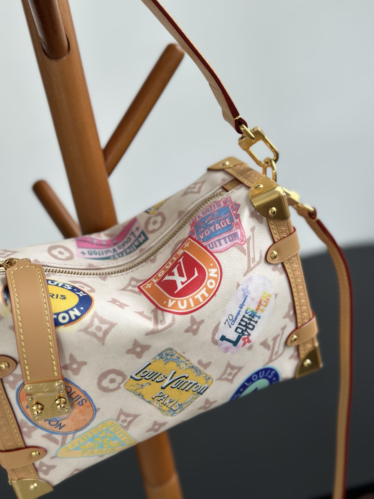 LOUIS VUITTON Side Trunk M14606 LOUIS VUITTON Side Trunk M14606