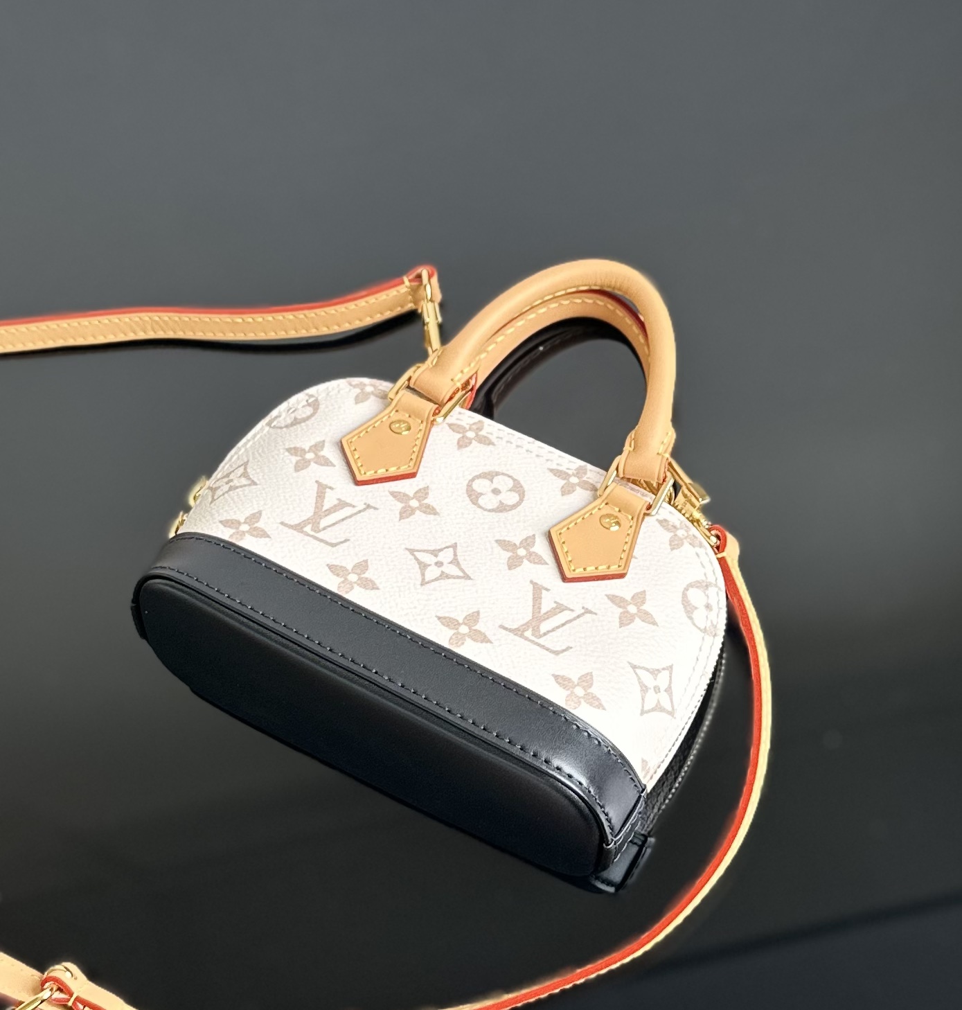 LOUIS VUITTON Nano Alma  M46895